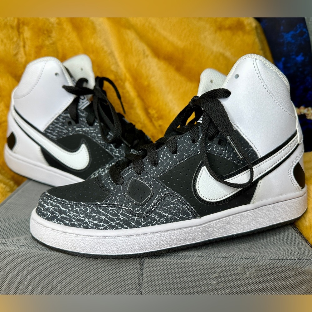 ~* Nike Air Force - Son of Force- Mid Top Sneaker Shoe *~ Boys Size- 5Y